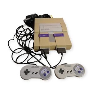 SNES Super Nintendo Console & 2 controllers & electrical wires